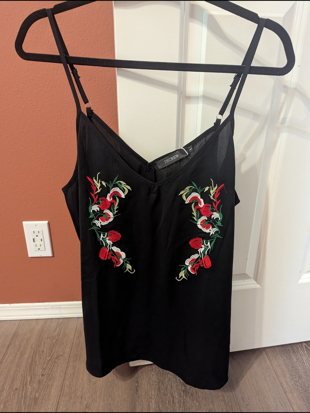 Tecrew Black Floral Embroidered Camisole